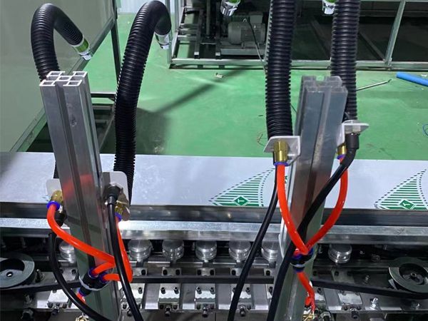 金屬?lài)娡壳疤幚? class=